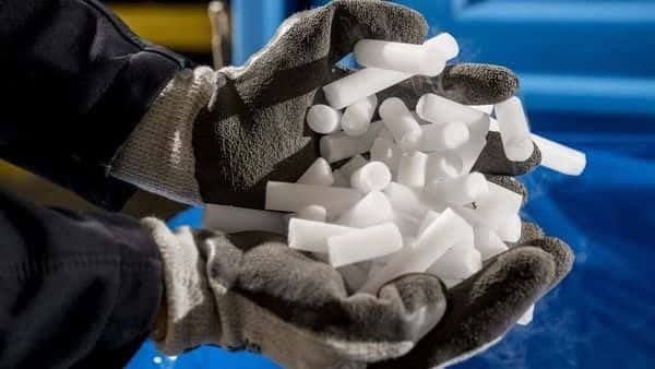 Food-grade dry ice pellets